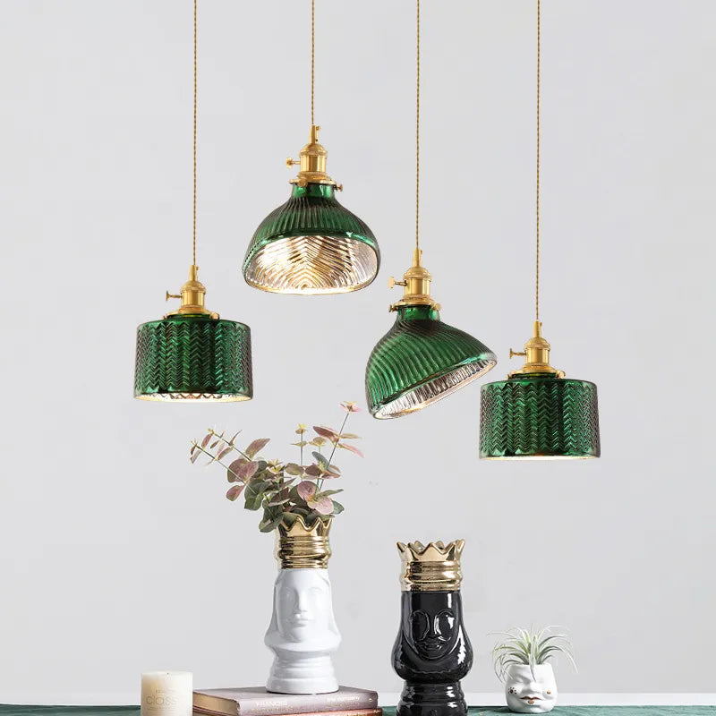 Suspension design en verre vert minimaliste japonais