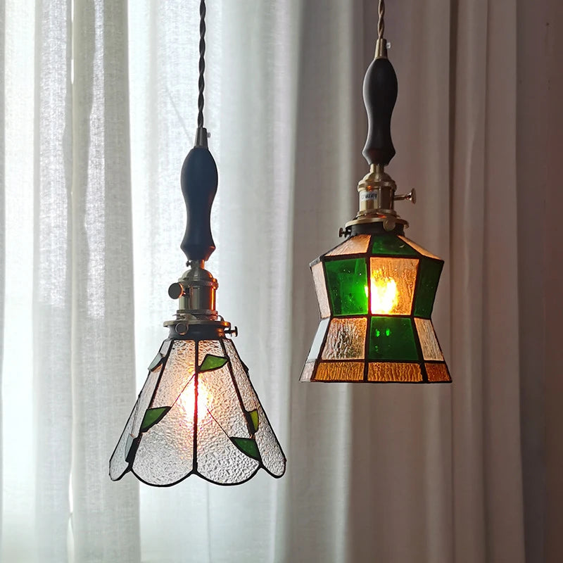 petit lustre nordique en cuivre avec verre coloré