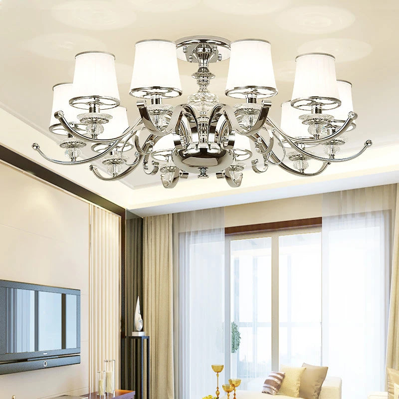 lustre chromé moderne à abat-jours blancs