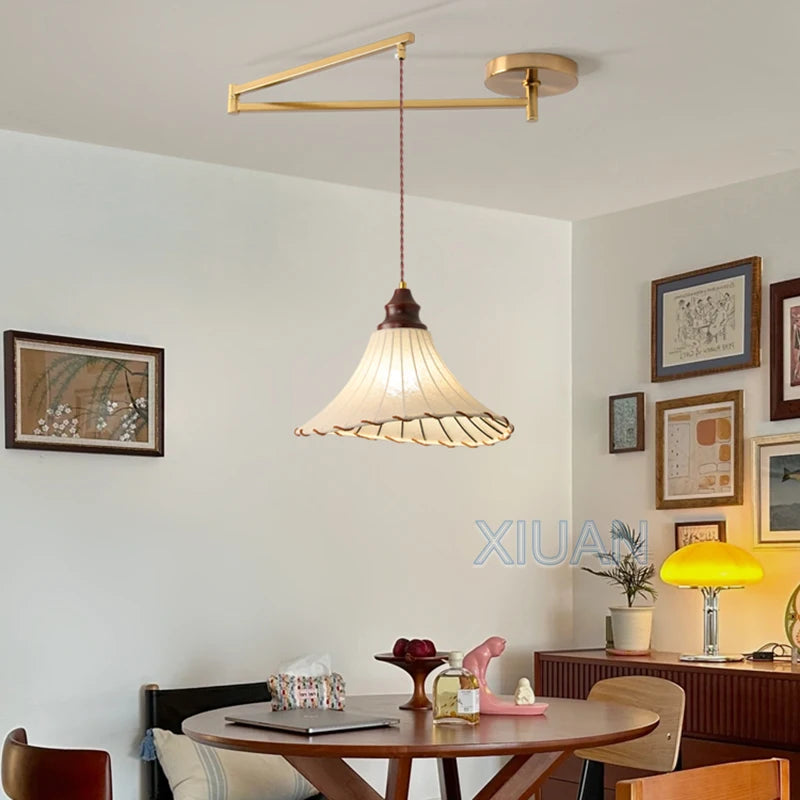 lustre wabi-sabi vintage avec tissu appliqué pliant