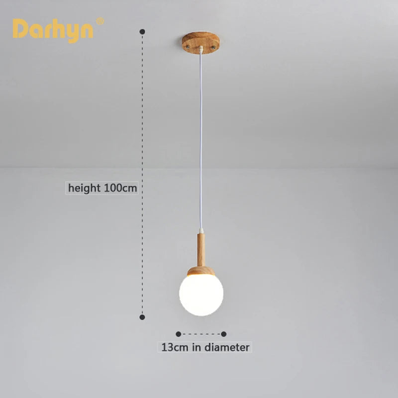Suspension en bois et verre au design nordique