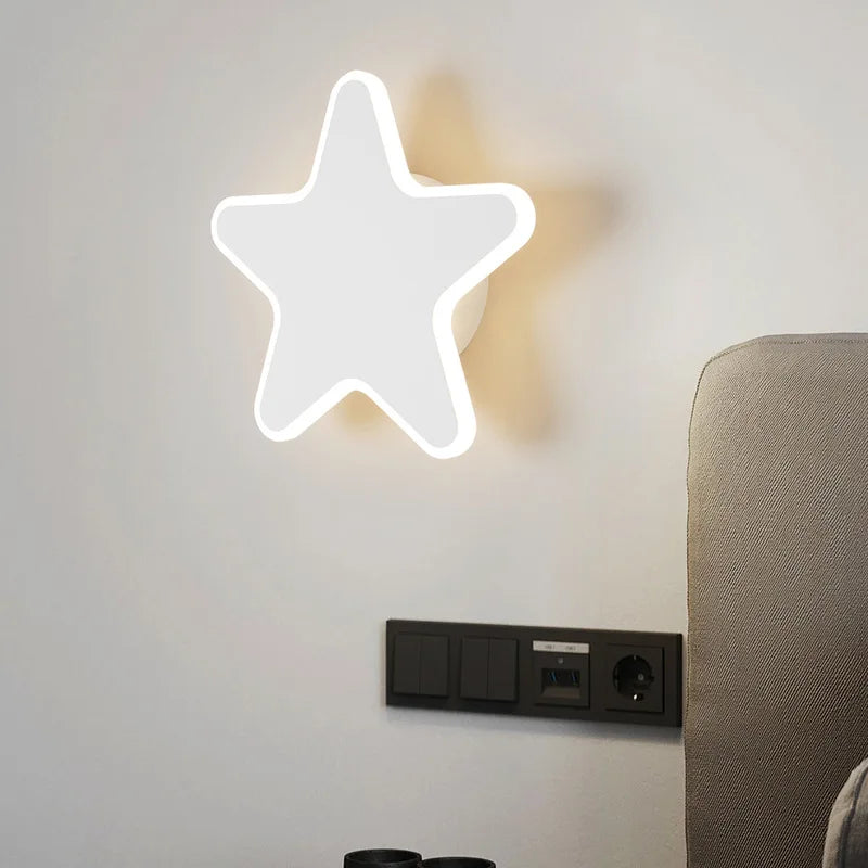 applique murale led blanche à différentes formes ludiques