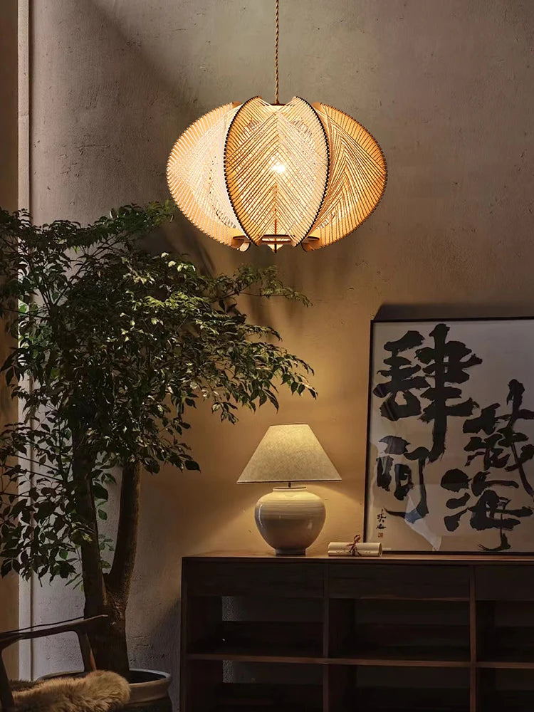 lustre en corde de chanvre et bois pour décoration intérieure