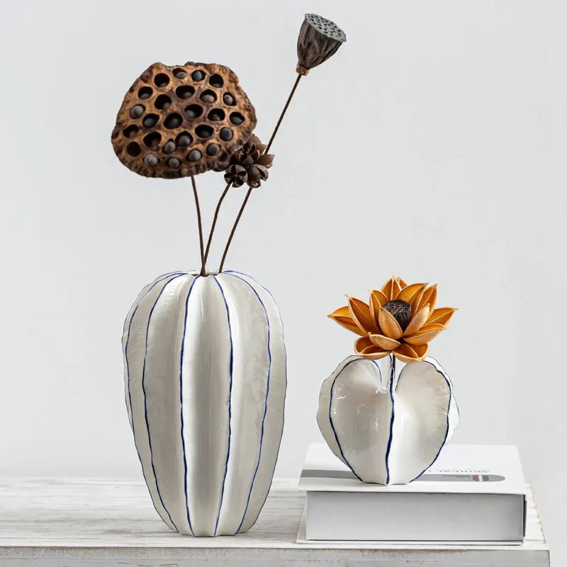 vase en céramique carambola pour décoration artisanale avec fleurs séchées