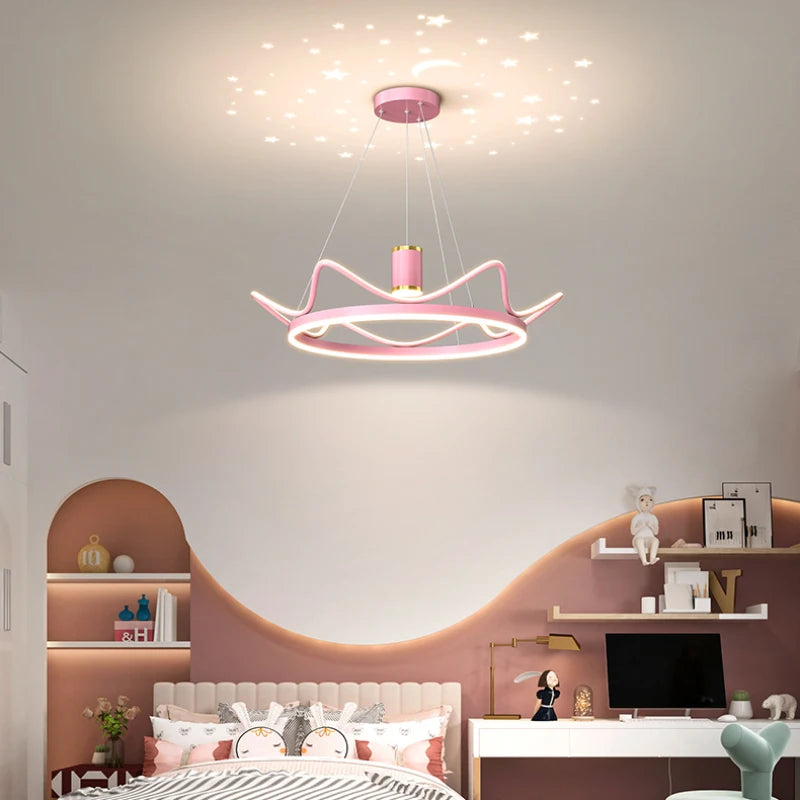 lustre moderne avec projection ciel étoilé pour chambre enfant