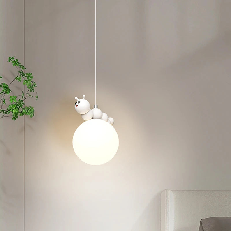 lustre enfant moderne dessin animé chenille planète créatif