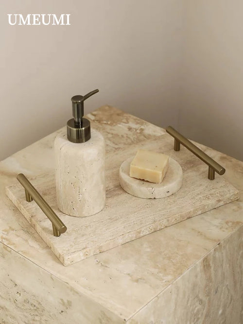 plateau en pierre naturelle avec poignée dorée et soucoupe en marbre