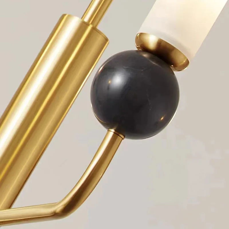 lustre simple et moderne en laiton avec boule en acrylique