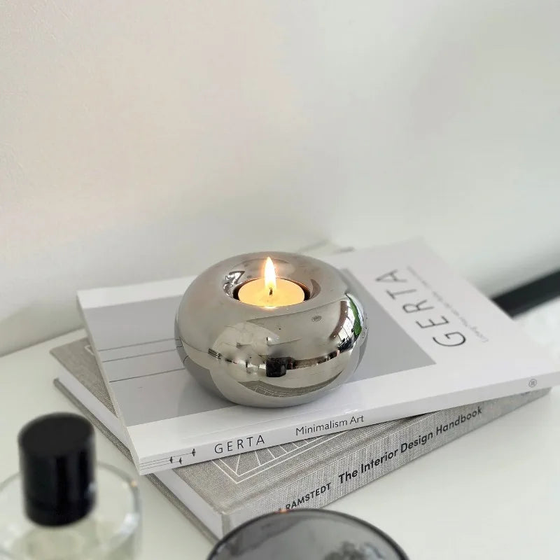 lustre moderne en céramique argentée avec bougies décoratives