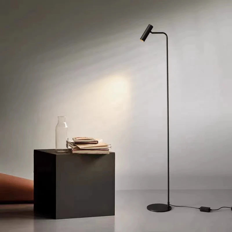 lampadaire en laiton minimaliste rotatif avec 3 gradations