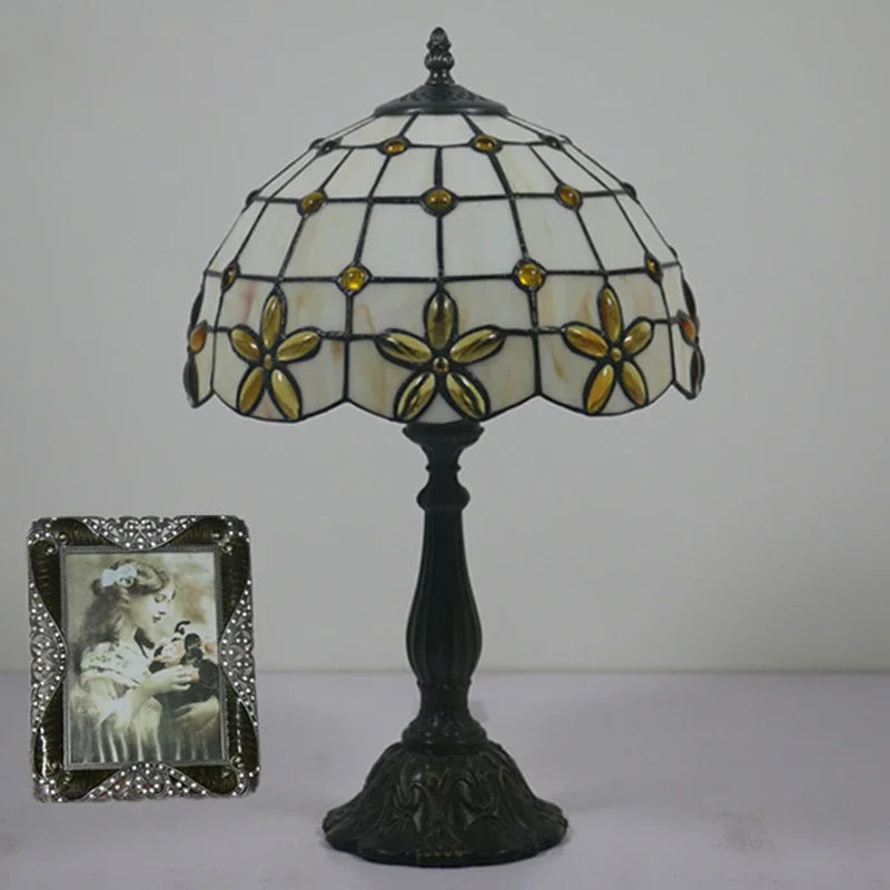 lampe de chevet en verre teinté style méditerranéen décoratif