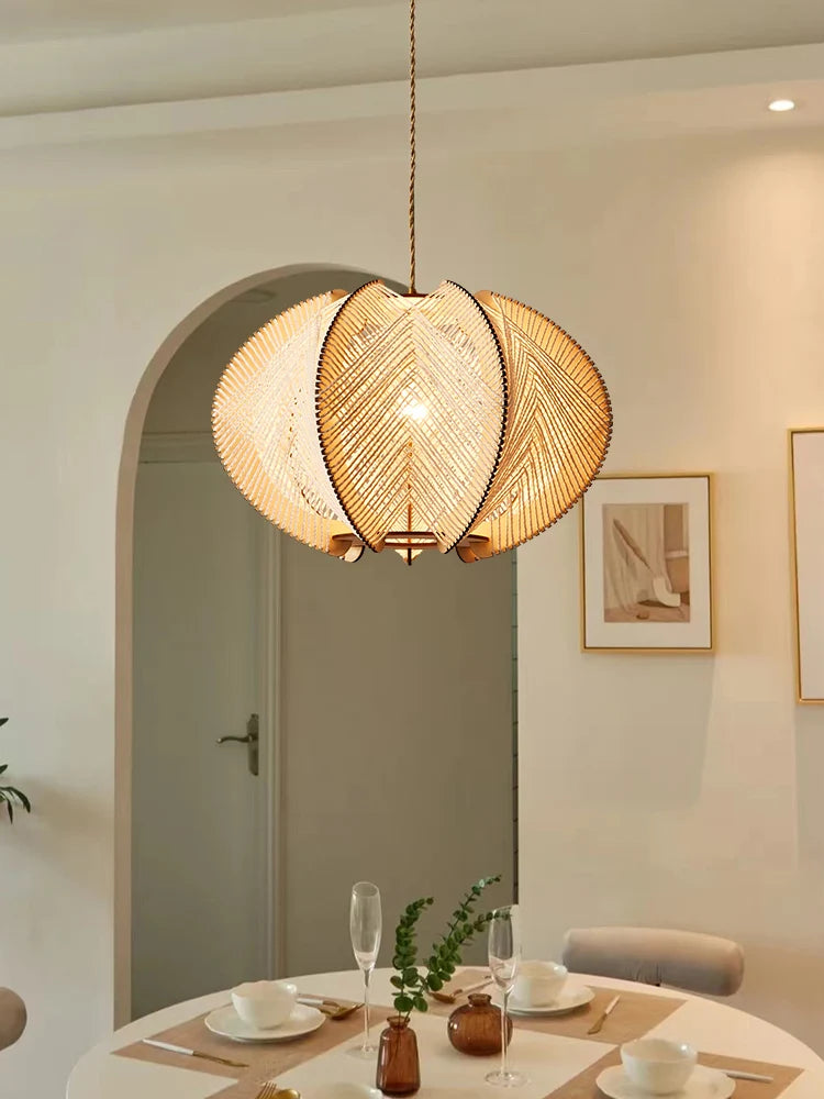 lustre en corde de chanvre et bois pour décoration intérieure