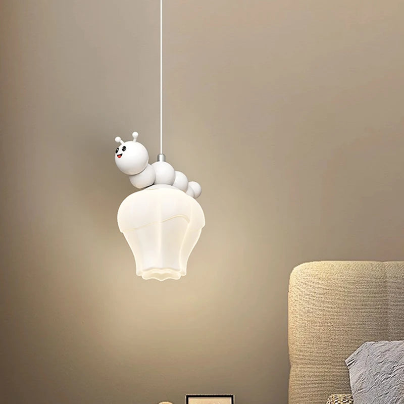 lustre enfant moderne dessin animé chenille planète créatif