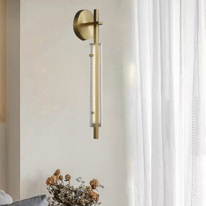 applique murale minimaliste en laiton avec verre transparent et 3 intensités variables