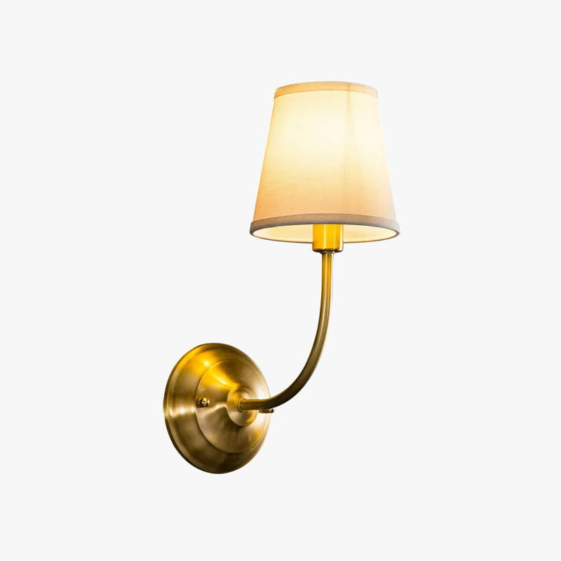 applique-murale-classique-en-cuivre-avec-abat-jour-en-tissu-5.png