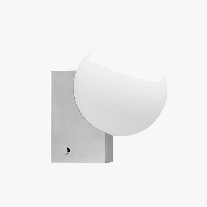 applique-murale-minimaliste-en-m-tal-avec-ampoule-en-verre-4.png