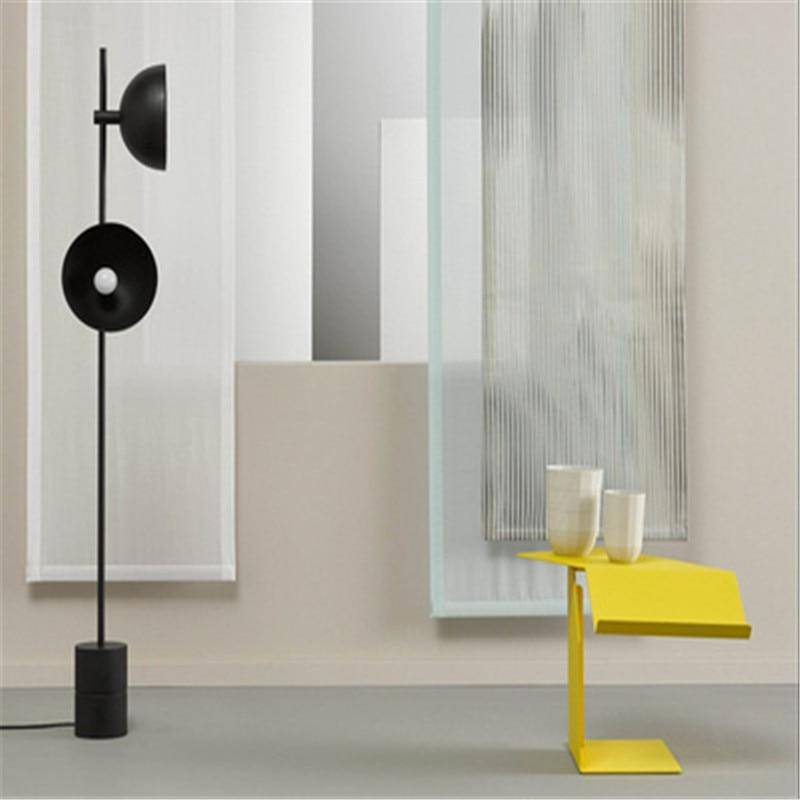 Lampadaire moderne LED avec tige et abat-jour métal noir