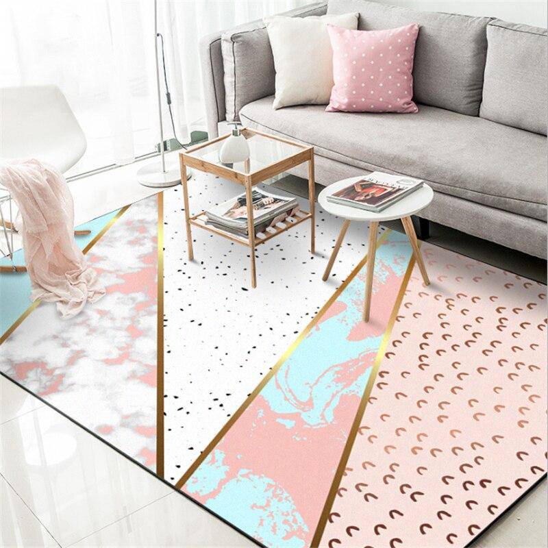 Tapis rectangle rose et doré style géométrique