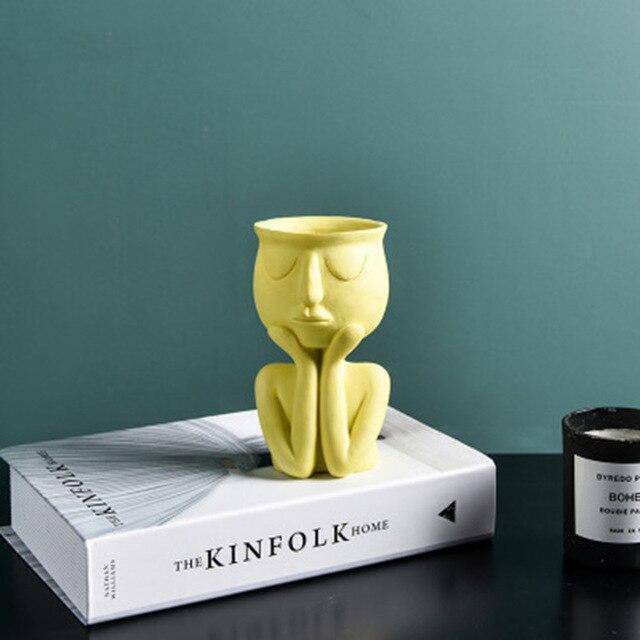 Vase statue en résine colorée Creative