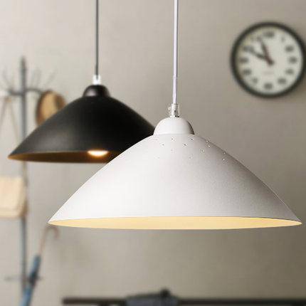 Suspension moderne avec abat-jour arrondi en métal à LED
