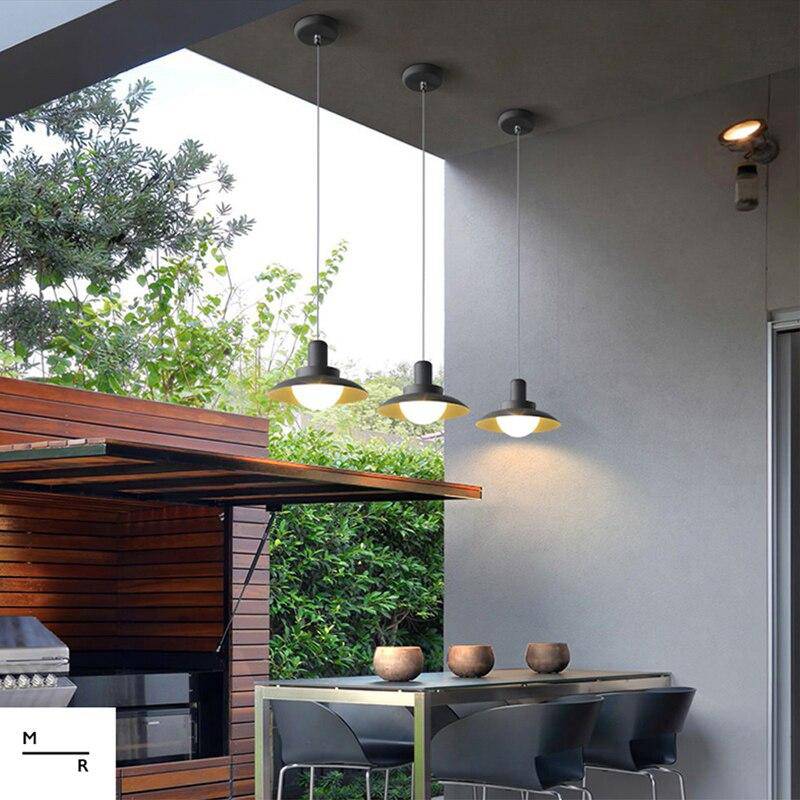 Suspension design avec abat-jour arrondi en métal LED