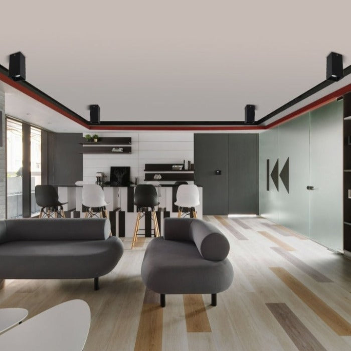 Spot moderne LED cubique et métallique Elma