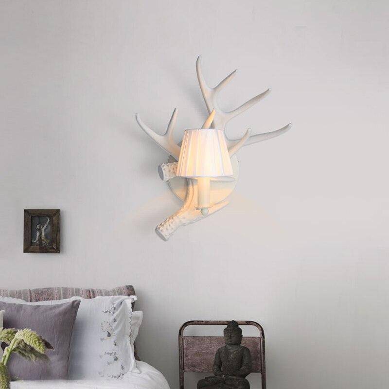Applique murale rustique LED en bois blanc avec abat-jour vintage