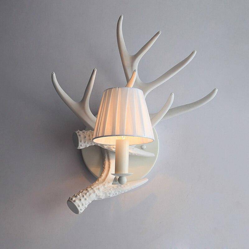 Applique murale rustique LED en bois blanc avec abat-jour vintage