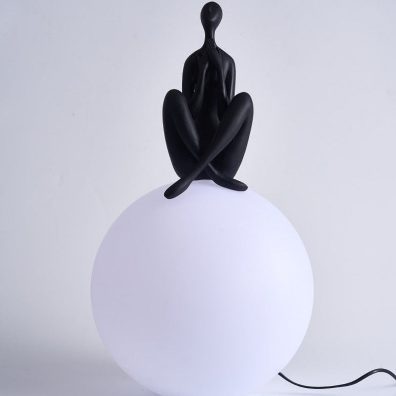 Lampe à poser LED style art déco avec silhouette Bloomie