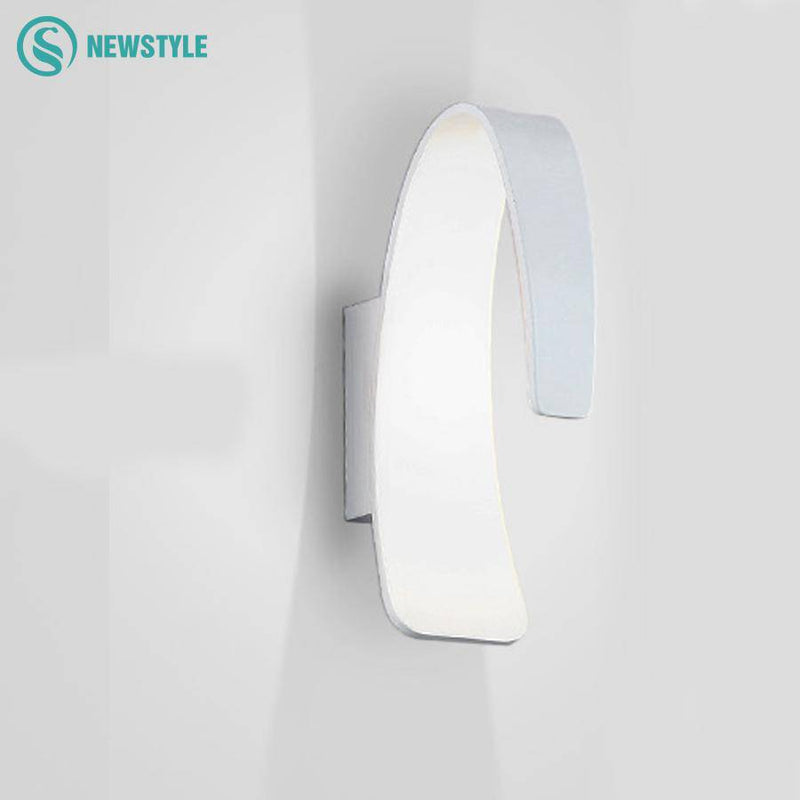 Applique design LED moderne arrondie blanche