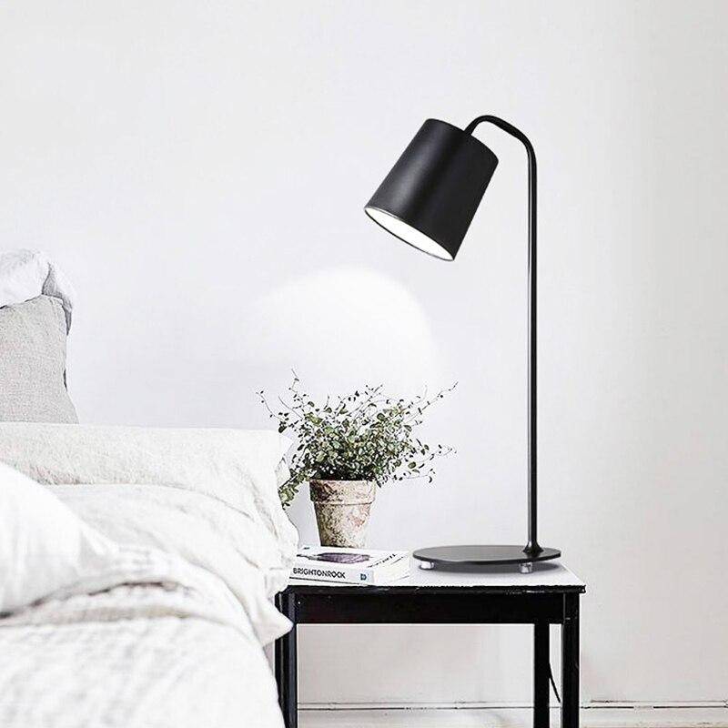 Lampe de bureau moderne à LED avec abat-jour en métal coloré Study