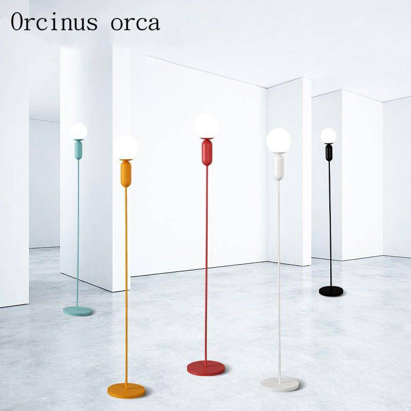 Lampadaire moderne minimaliste de couleur Candy