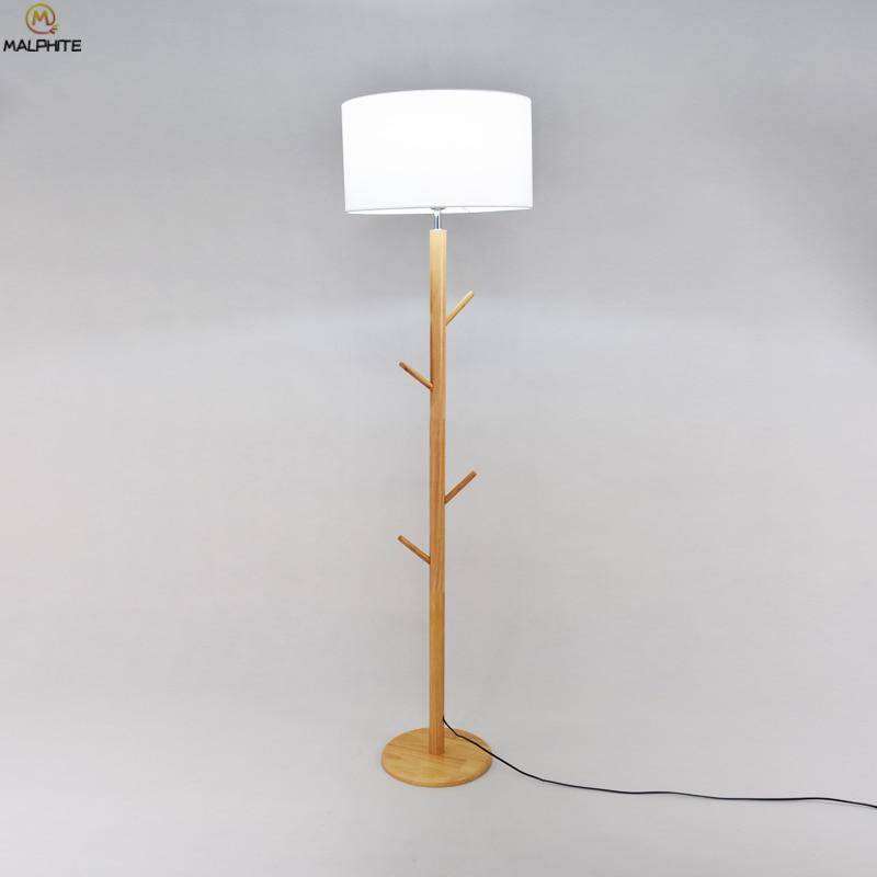 Lampadaire avec abat-jour en tissu et pied en bois à branches