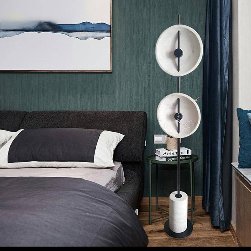Lampadaire design à LED avec ronds et base en marbre Tripot