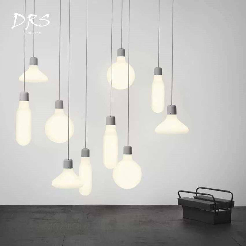 Suspension design LED en verre et support gris