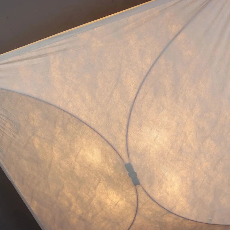 plafonnier design minimaliste pour décoration murale moderne