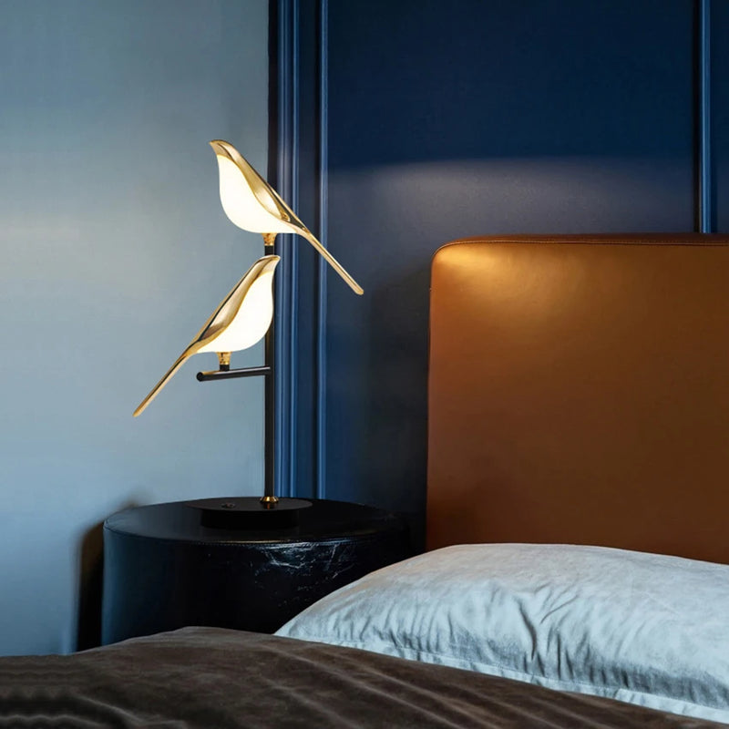 design lampe de table LED placage postmoderne or oiseau alliage acrylique lampe de bureau pour chambre étude salle salon lampadaire