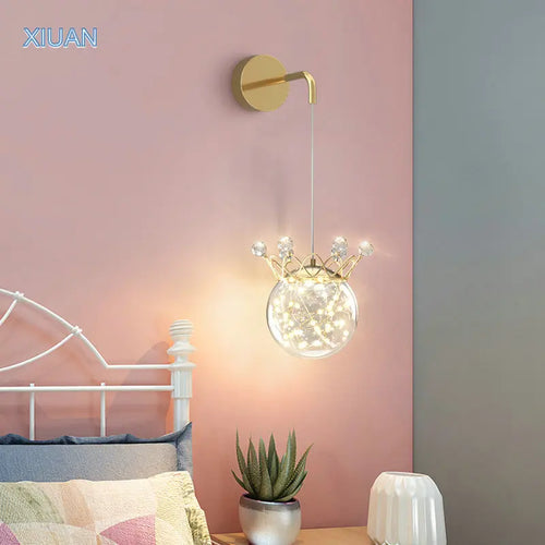Applique murale suspendue en forme de couronne de cristal