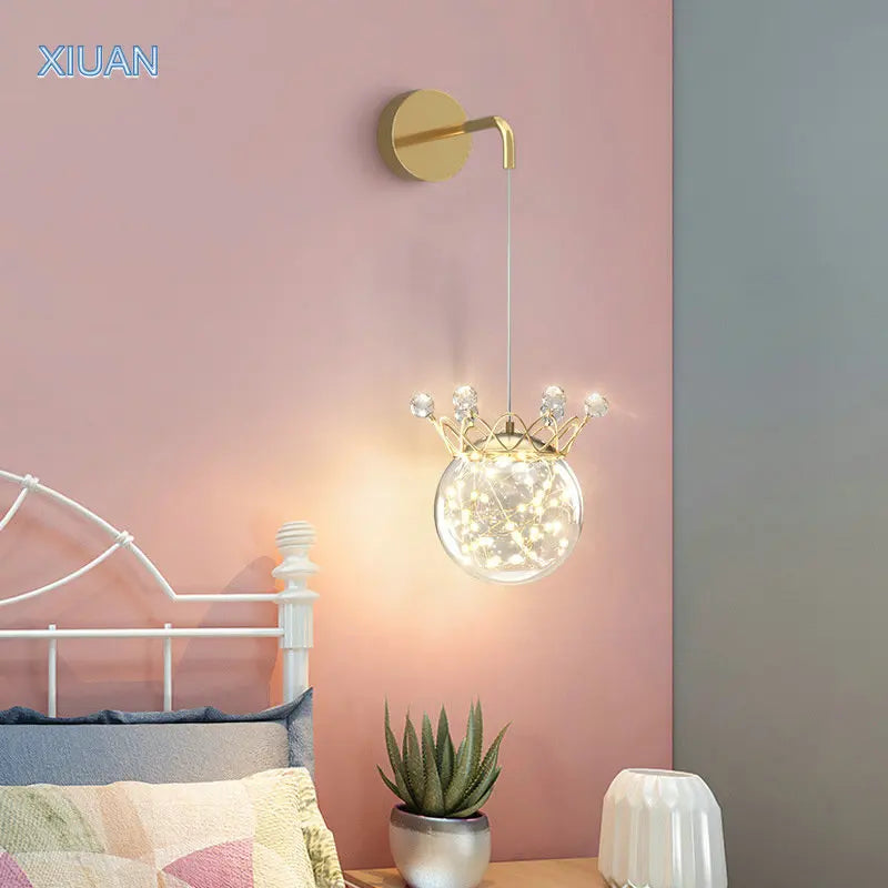 Applique murale suspendue en forme de couronne de cristal - vue 3 sur 10