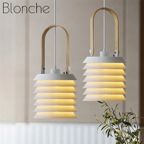 suspension design en forme de lanterne pour intérieur élégant