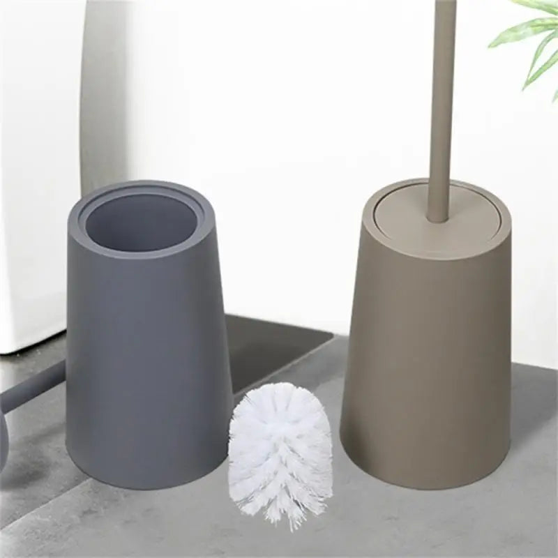 brosse de toilette moderne avec couvercle et design élégant