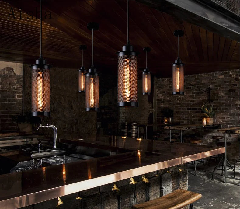 suspension industrielle en fil de fer barbelé pour restaurant et bar - vue 4 sur 7