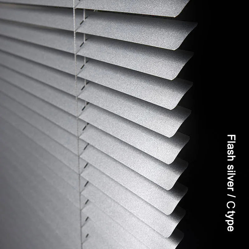 Store venitien aluminium sur mesure occultant sans percage