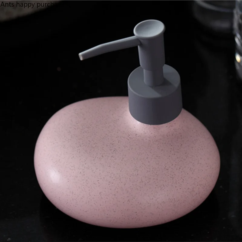 bouteille en céramique pour lotions et produits de bain - vue 4 sur 13