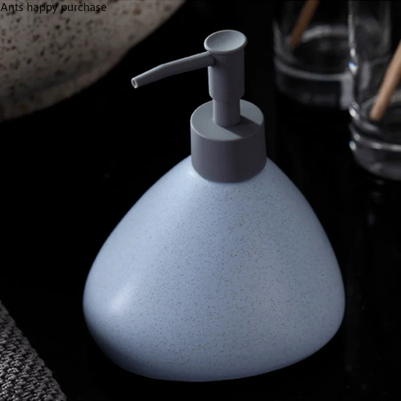 bouteille en céramique pour lotion savon et gel douche - vue 3 sur 13