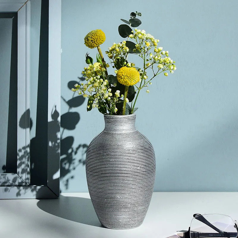 vase en céramique moderne pour décoration intérieure de fleurs - vue 4 sur 11