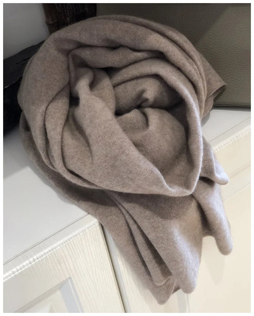 Echarpe cachemire pur maille elegante a franges hiver