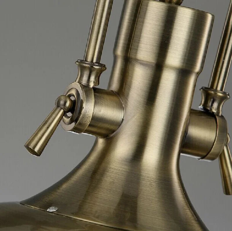 lustre industriel en fer style nordique pour cadeaux de nouvel an - vue 6 sur 14