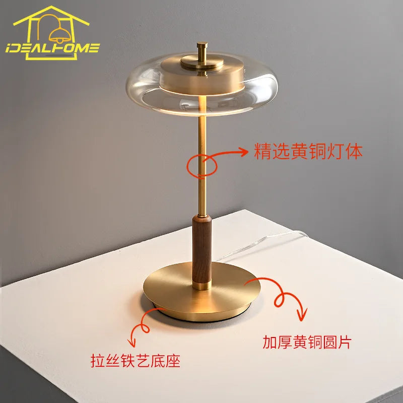 lampadaire design classique en laiton et noyer avec éclairage led - vue 6 sur 7