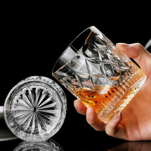 Verres cristal gravés élégants pour table fêtes maison